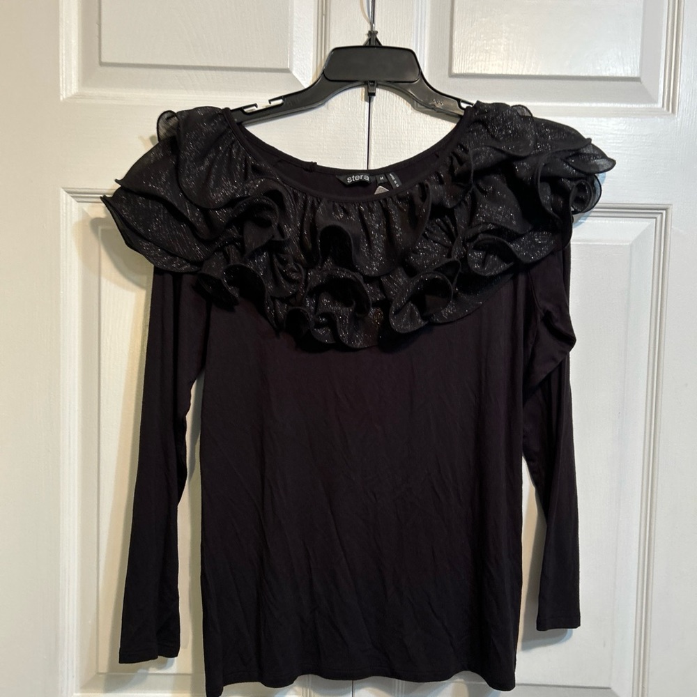 NWT Stera Top Size M Medium Black Silver Shimmer Layered Ruffle Neckline… - Picture 1 of 10